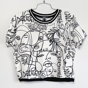 Forever 21 Abstract Face Line Art Short Sleeve Crop Top Size L